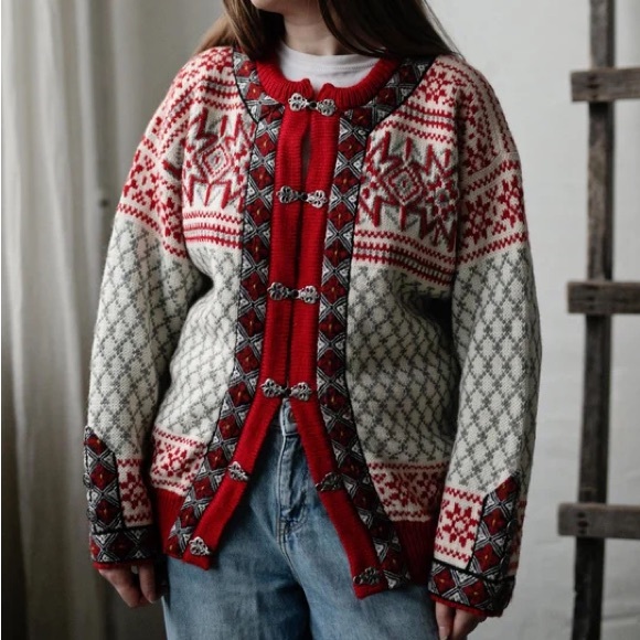 VINTAGE Dale of Norway Scandi Wool Knit Fair Isle Sweater